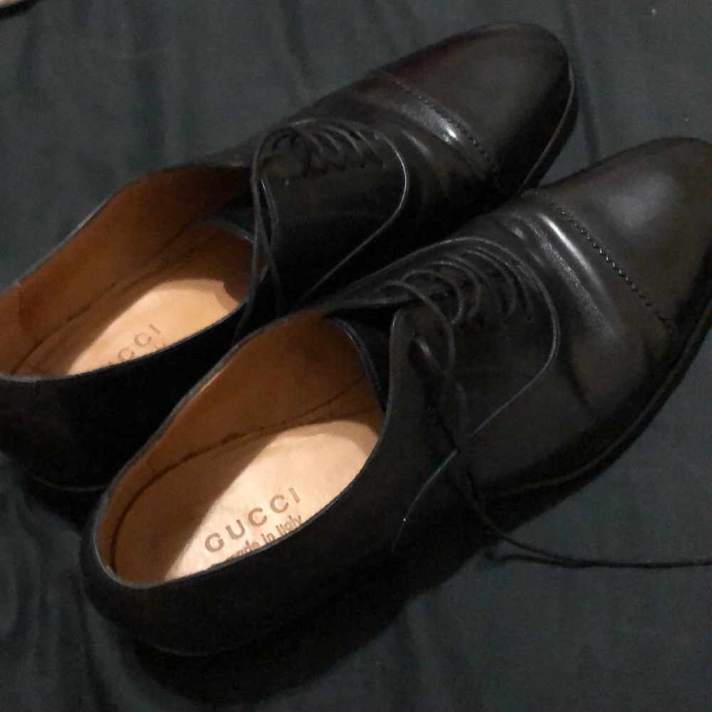 Gucci lace up dress shoes